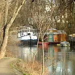 Boat For Guest 船上ホテル イシー＝レ＝ムリノー