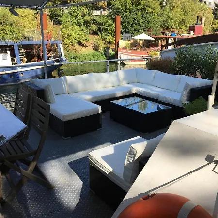 Πλωτό κατάλυμα Boat For Guest