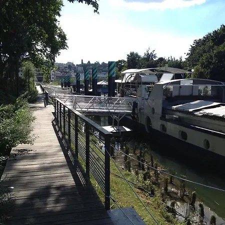 Boat For Guest * Issy-les-Moulineaux