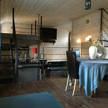 Boat For Guest * إسّي لي مولينو